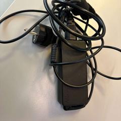 Caricabatterie, come riportato da Padualaan 99 utilizzando iLost