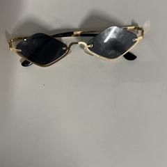 الظلال، كما تم الإبلاغ عنه بواسطة Silver Sands Beach عبر iLost