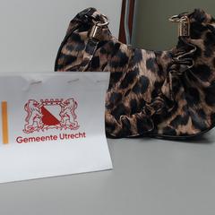 Handtas, segundo informou Gemeente Utrecht usando iLost