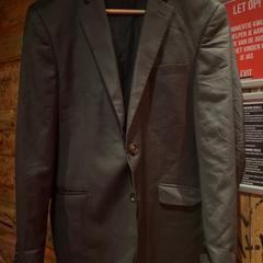Jacket, come riportato da Club Nyx/Exit Café utilizzando iLost
