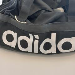 Kézitáska & Tornatáska, amint azt Arriva Limburg Zuid az iLost segítségével jelentette.