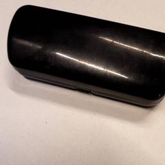 Glasses case with glasses, as reported by Qbuzz ZHN using iLost