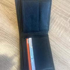 Brieftasche | van de Hout | Autotron, gemeldet von Libéma Beurzen en Evenementen über iLost