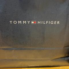 Aankoop tommy hilfiger, gemeldet von Designer Outlet Roermond über iLost