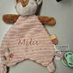 الحلمة met herten knuffel eraan، كما تم الإبلاغ عنه بواسطة Burgers' Zoo عبر iLost