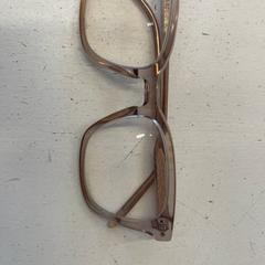 Lentes Licht roze, segundo informou GVB usando iLost
