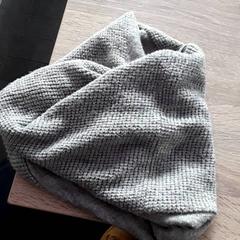 Ocieplacz na szyję, zgłoszono przez EBS Tramplein przy użyciu iLost