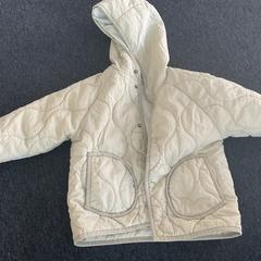 Jaqueta, segons ha informat Breng Arnhem mitjançant iLost