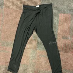 Legging black, a été signalé par Amsterdam ID Aparthotel utilisant iLost