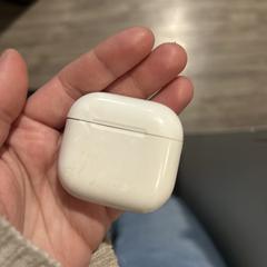 AirPods case, as reported to iLost