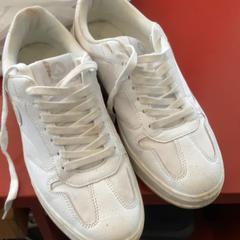 Sneaker White sneakers size 42,5, gemeldet von MEININGER Hotel Berlin Alexanderplatz über iLost