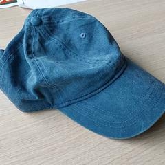 الملابس - Blauwe pet، كما تم الإبلاغ عنه بواسطة Regio Limburg - Leuven عبر iLost