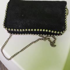 Bags Zwart met zilveren ketting, as reported by Gemeente Ede using iLost