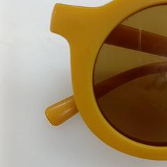 Lunettes de soleil Jaune orange, segundo informou IKEA Clermont Ferrand usando iLost