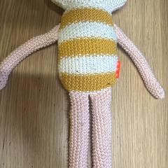 Knuffel roze, wit en geel, as reported by IKEA Duiven using iLost