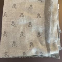 Xaile schal, como reportado por MEININGER Hotel Dresden Zentrum utilizando o iLost