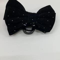 ヘアアクセサリー, amint azt IKEA新三郷 az iLost segítségével jelentette.