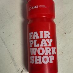 Bottiglia d'acqua Rood, come riportato da Artis utilizzando iLost