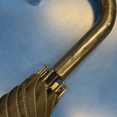 Guarda-chuva, como reportado por IKEA福岡新宮 utilizando o iLost