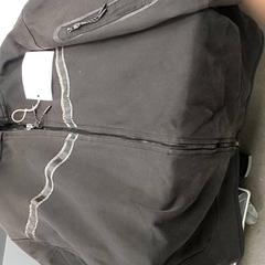 衣類 - Vest がiLostで Centraal magazijn によって報告されました