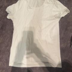 Camisa, como reportado por Van der Valk Hotel Haarlem utilizando o iLost