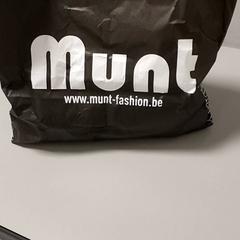 Táska Papieren tas, amint azt Regio Antwerpen - Brussel az iLost segítségével jelentette.