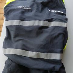 Kleding - Trui & shirt, ha sido reportado por Centraal magazijn con iLost