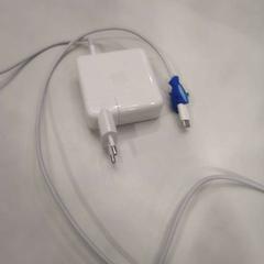 Laddare Wit Apple, rapporterat av TU/e - Receptie MetaForum med iLost