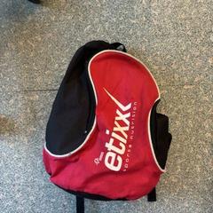 Mochila, como reportado por Regio Oost-Vlaanderen utilizando o iLost