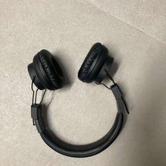 Slúchadlá Black, ako bolo nahlásené Vienna House Easy by Wyndham Amsterdam Airport pomocou iLost