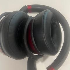 Słuchawki black and red, zgłoszono przez TU/e - Receptie Atlas przy użyciu iLost