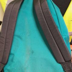 Mochila vert, como reportado por TCL utilizando o iLost