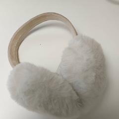 Oblečenie Oor warmer, ako bolo nahlásené Regio Limburg - Leuven pomocou iLost