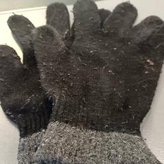 手袋 Zwart, grijs がiLostで Qbuzz GD Groningen HS によって報告されました