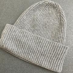 キャップ Grau meliert がiLostで Schönbrunn "Group Center" によって報告されました