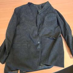 Blázer & Chaqueta Zwart, ha sido reportado por Connexxion Noord Holland Noord Alkmaar con iLost
