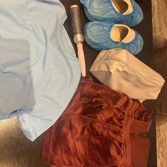 Oblečenie & Toaletná taška, ako bolo nahlásené Van der Valk Hotel Amsterdam-Amstel pomocou iLost