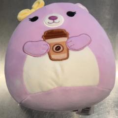 Teddi maci, amint azt MEININGER Hotel Leipzig Hauptbahnhof az iLost segítségével jelentette.