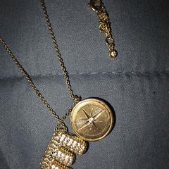 Ketting met hangers, iLost'a bildirildiği gibi