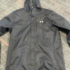 Veste, a été signalé par Connexxion Amstelland-Meerlanden Schiphol Zuid utilisant iLost