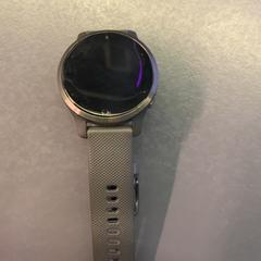 Náramkové hodinky, ako bolo nahlásené Eindhoven Airport pomocou iLost