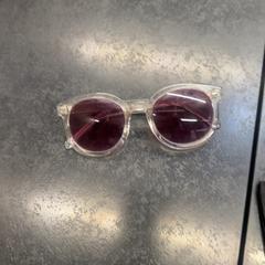 Napszemüveg, amint azt Rotterdam The Hague Airport az iLost segítségével jelentette.