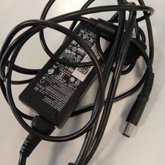 Laptop töltő zwart Dell, amint azt HU Amersfoort az iLost segítségével jelentette.