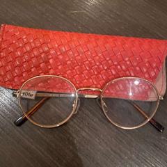 Ulleres, segons ha informat Hotel Apeldoorn mitjançant iLost