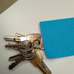 Prívesok na kľúče de clés, ako bolo nahlásené ilévia pomocou iLost