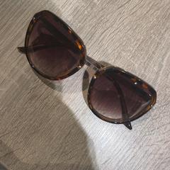 Napszemüveg, amint azt Van der Valk Hotel Apeldoorn - De Cantharel az iLost segítségével jelentette.