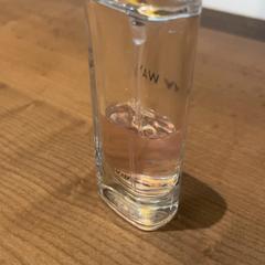 Perfume, como reportado por Pathé Arnhem utilizando o iLost