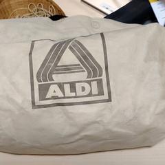 Saco, como reportado por Centraal magazijn utilizando o iLost