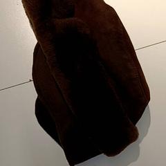 Beanie Donkerbruin, amint azt IKEA Groningen az iLost segítségével jelentette.