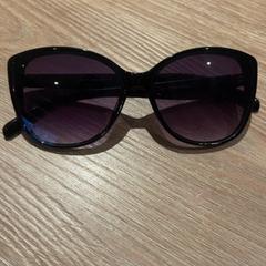 Solglasögon, rapporterat av Van der Valk Hotel Eindhoven - Best med iLost